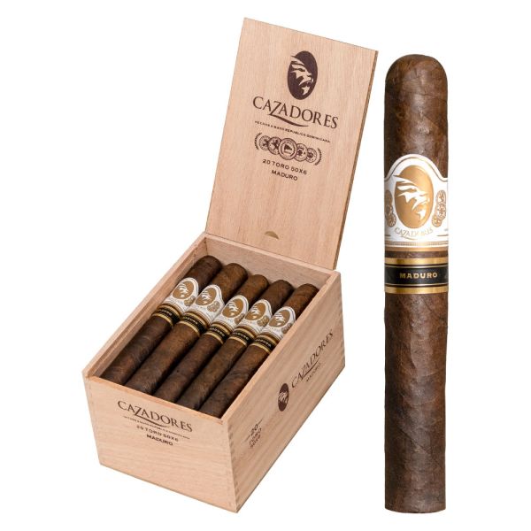 Open box of 20 La Aurora Cazadores Maduro Toro cigars